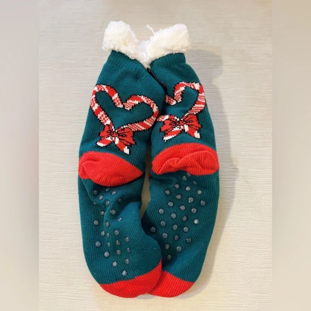 Peanuts Snoopy Sherpa-Lined Christmas Socks Cozy Plush Holiday Loungewear Gift